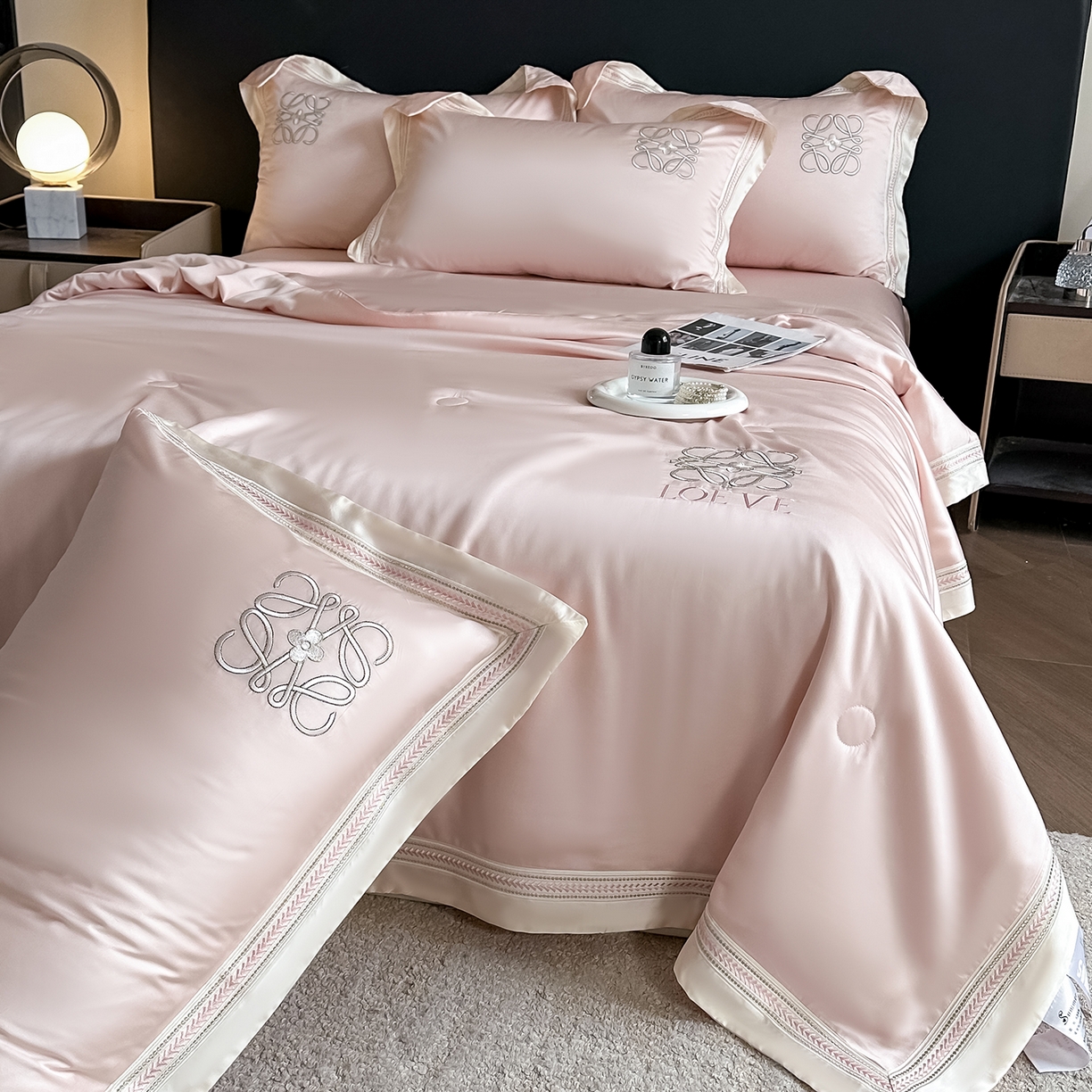 91家纺网 家纺一手货源 找家纺 置顶家纺 2026新款水洗天丝夏被刺绣四件套-夏洛特 夏洛特-优雅粉