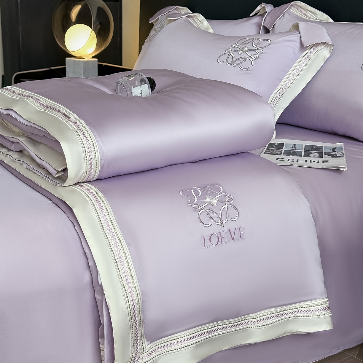 91家纺网 家纺一手货源 找家纺 置顶家纺 2026新款水洗天丝夏被刺绣四件套-夏洛特 夏洛特-香芋紫