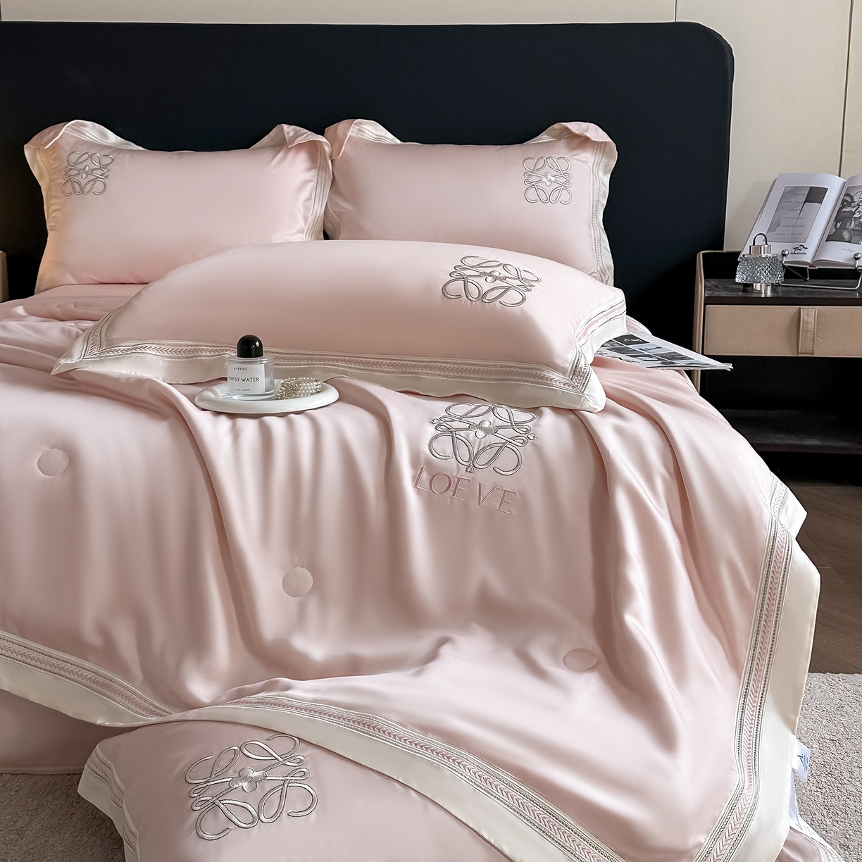 91家纺网 家纺一手货源 找家纺 置顶家纺 2026新款水洗天丝夏被刺绣四件套-夏洛特 夏洛特-优雅粉