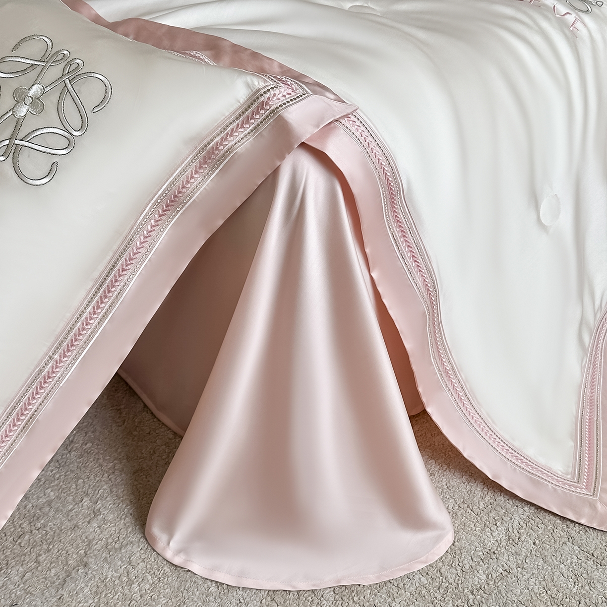 91家纺网 家纺一手货源 找家纺 置顶家纺 2026新款水洗天丝夏被刺绣四件套-夏洛特 夏洛特-白+粉