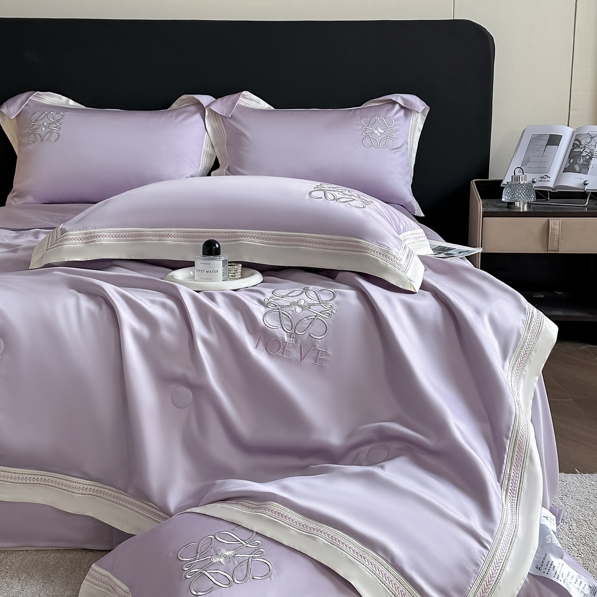 91家纺网 家纺一手货源 找家纺 置顶家纺 2026新款水洗天丝夏被刺绣四件套-夏洛特 夏洛特-香芋紫