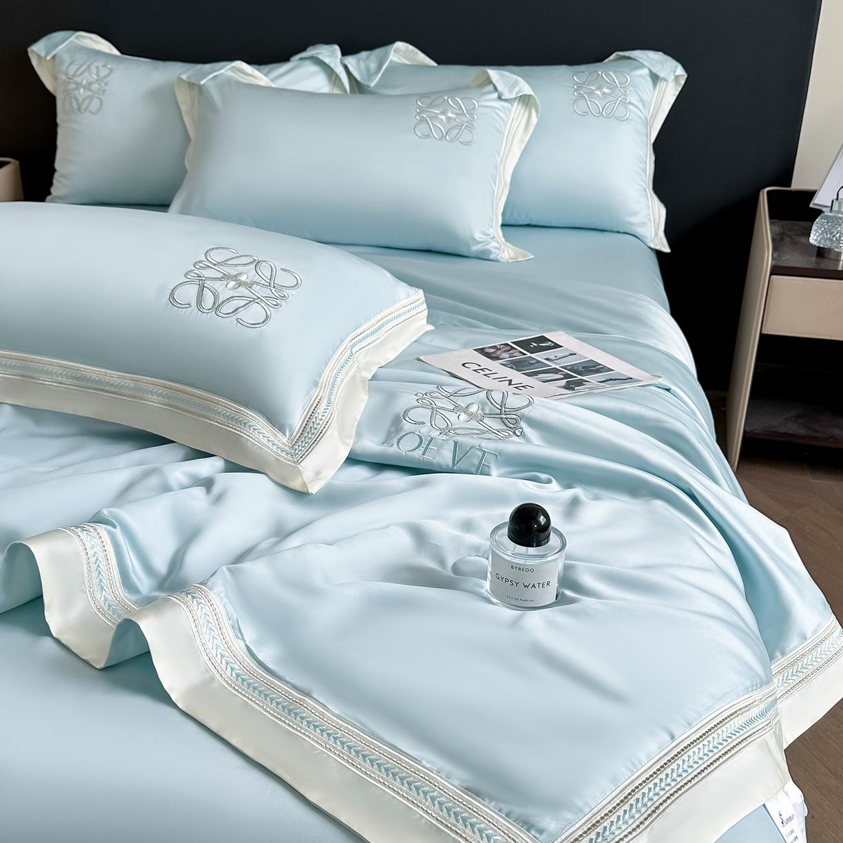 91家纺网 家纺一手货源 找家纺 置顶家纺 2026新款水洗天丝夏被刺绣四件套-夏洛特 夏洛特-浅蓝