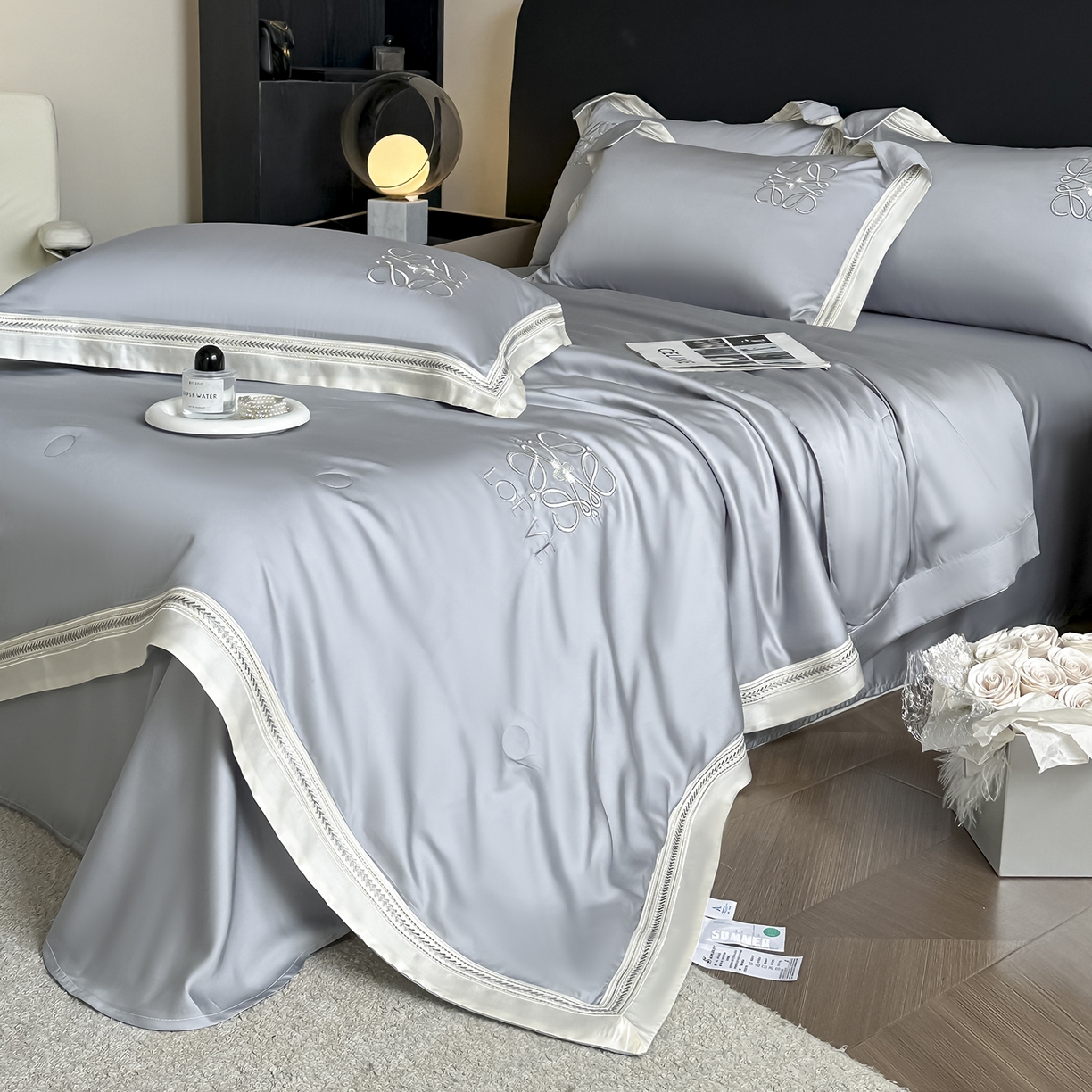 91家纺网 家纺一手货源 找家纺 置顶家纺 2026新款水洗天丝夏被刺绣四件套-夏洛特 夏洛特-瓷器灰