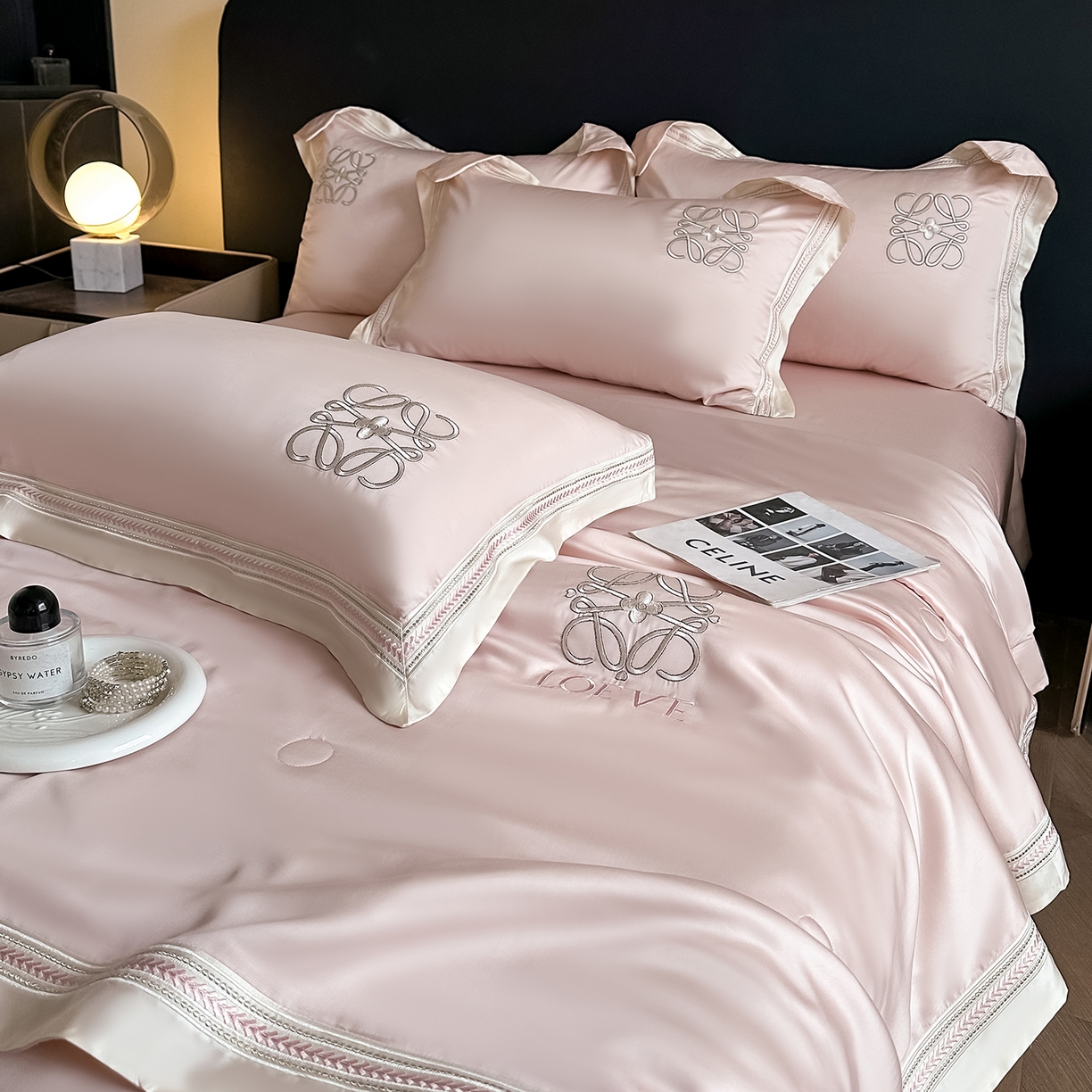 91家纺网 家纺一手货源 找家纺 置顶家纺 2026新款水洗天丝夏被刺绣四件套-夏洛特 夏洛特-优雅粉