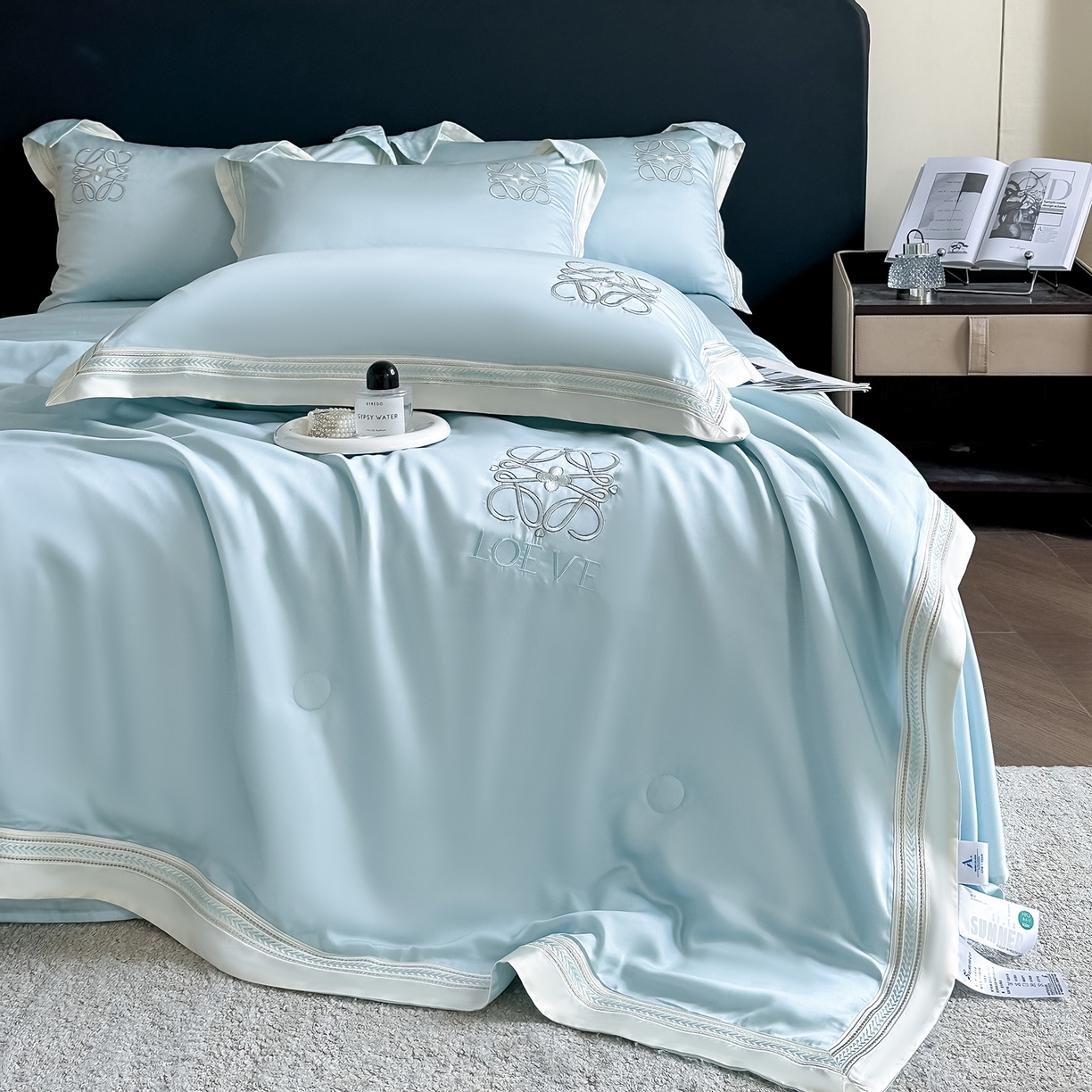 91家纺网 家纺一手货源 找家纺 置顶家纺 2026新款水洗天丝夏被刺绣四件套-夏洛特 夏洛特-浅蓝