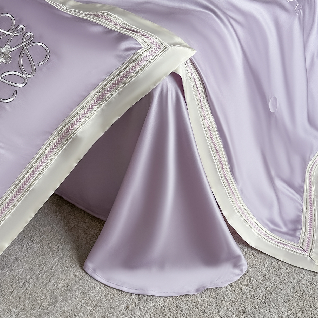 91家纺网 家纺一手货源 找家纺 置顶家纺 2026新款水洗天丝夏被刺绣四件套-夏洛特 夏洛特-香芋紫