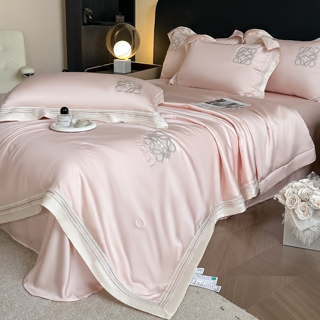 91家纺网 家纺一手货源 找家纺 置顶家纺 2026新款水洗天丝夏被刺绣四件套-夏洛特 夏洛特-优雅粉