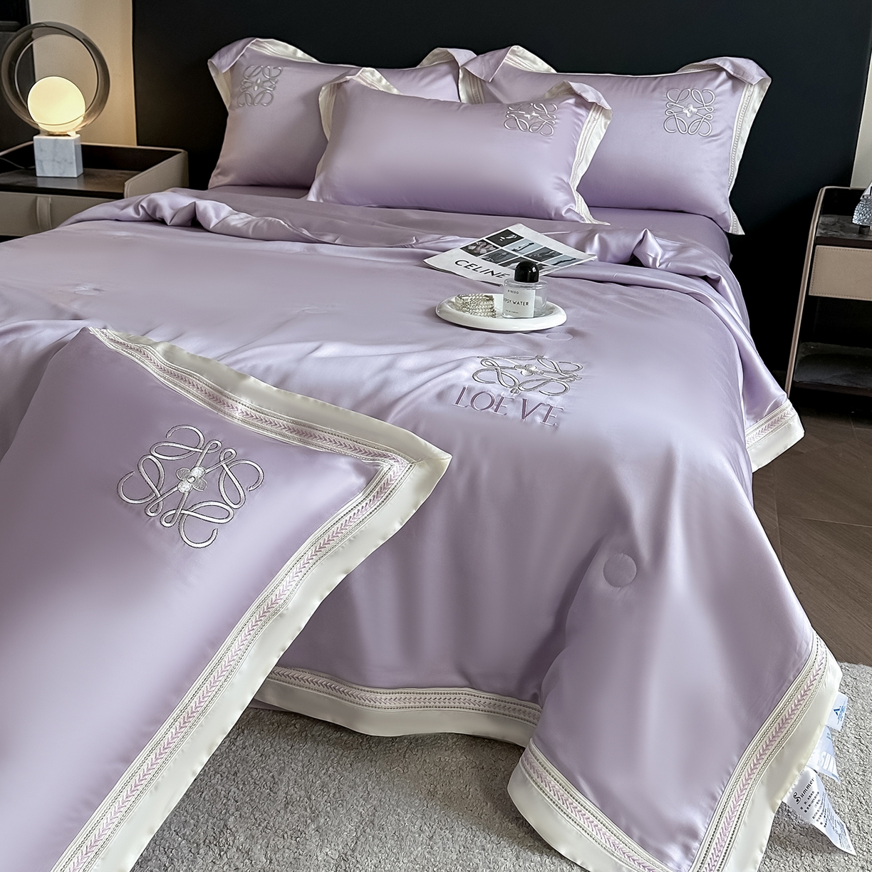 91家纺网 家纺一手货源 找家纺 置顶家纺 2026新款水洗天丝夏被刺绣四件套-夏洛特 夏洛特-香芋紫