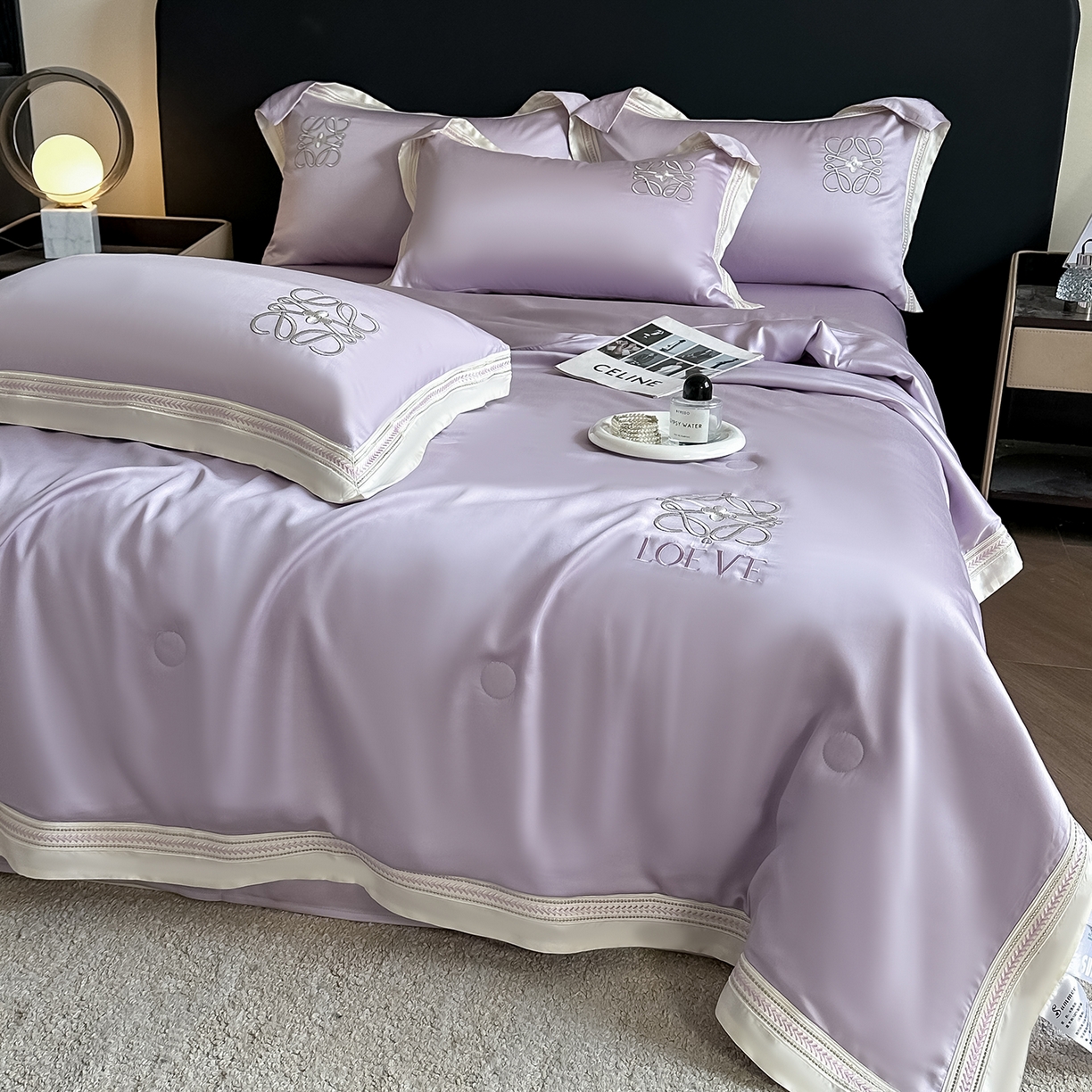 91家纺网 家纺一手货源 找家纺 置顶家纺 2026新款水洗天丝夏被刺绣四件套-夏洛特 夏洛特-香芋紫