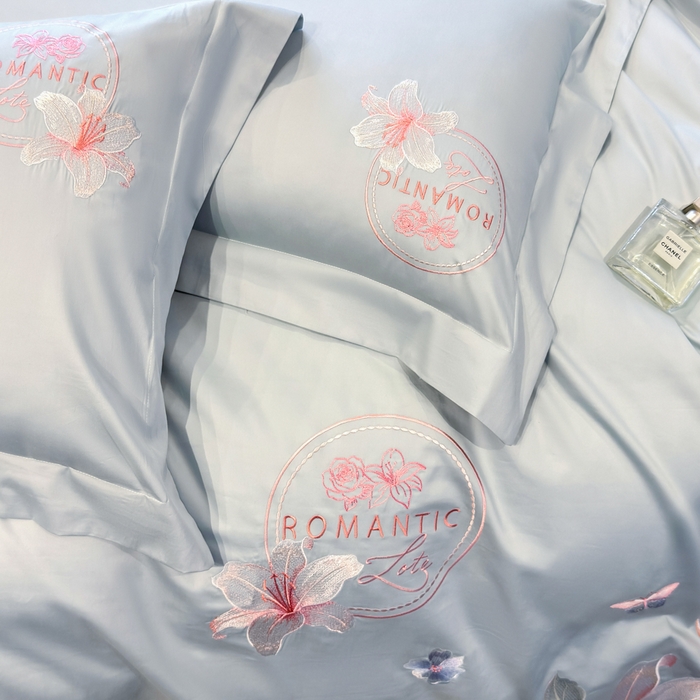 91家纺网 家纺一手货源 找家纺 桃园 新款纯棉全棉长绒棉刺绣绣花四件套  高端礼盒-倾城系列 倾城-飘蓝