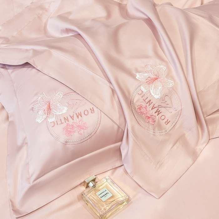 91家纺网 家纺一手货源 找家纺 桃园 新款纯棉全棉长绒棉刺绣绣花四件套  高端礼盒-倾城系列 倾城-轻奢粉