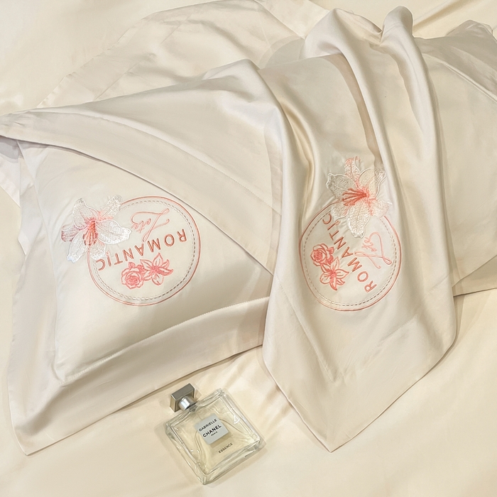 91家纺网 家纺一手货源 找家纺 桃园 新款纯棉全棉长绒棉刺绣绣花四件套  高端礼盒-倾城系列 倾城-白粉