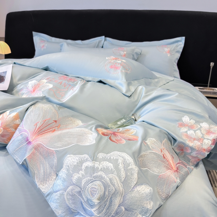 91家纺网 家纺一手货源 找家纺 桃园 新款纯棉全棉长绒棉刺绣绣花四件套  高端礼盒-倾城系列 倾城-飘蓝