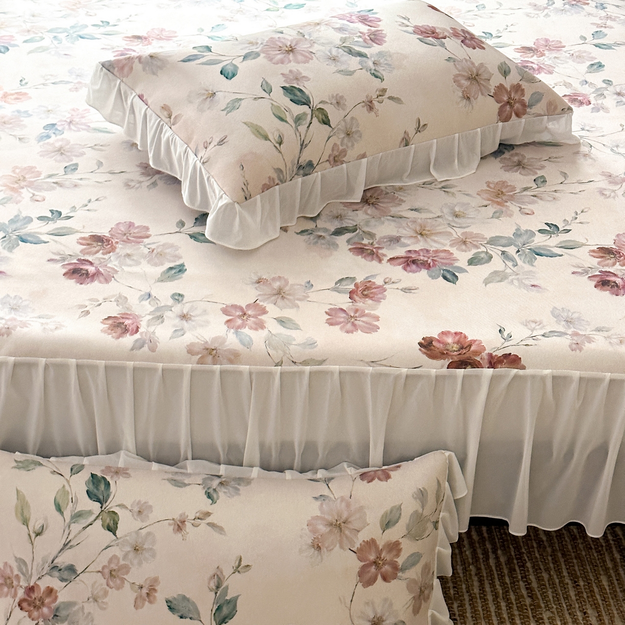 91家纺网 家纺一手货源 找家纺 （总）三味舒屋 2026新款法式花庭系列冰丝席床裙款凉席席子