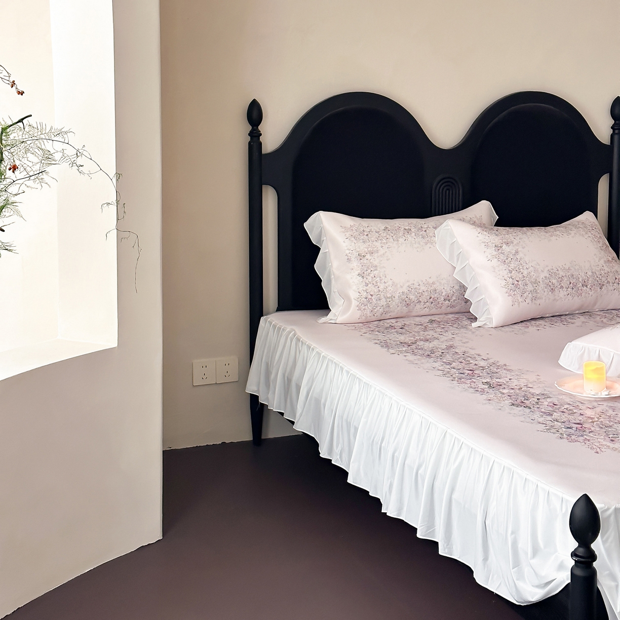 91家纺网 家纺一手货源 找家纺 三味舒屋 2026新款法式花庭系列冰丝席床裙款凉席席子 莫妮卡