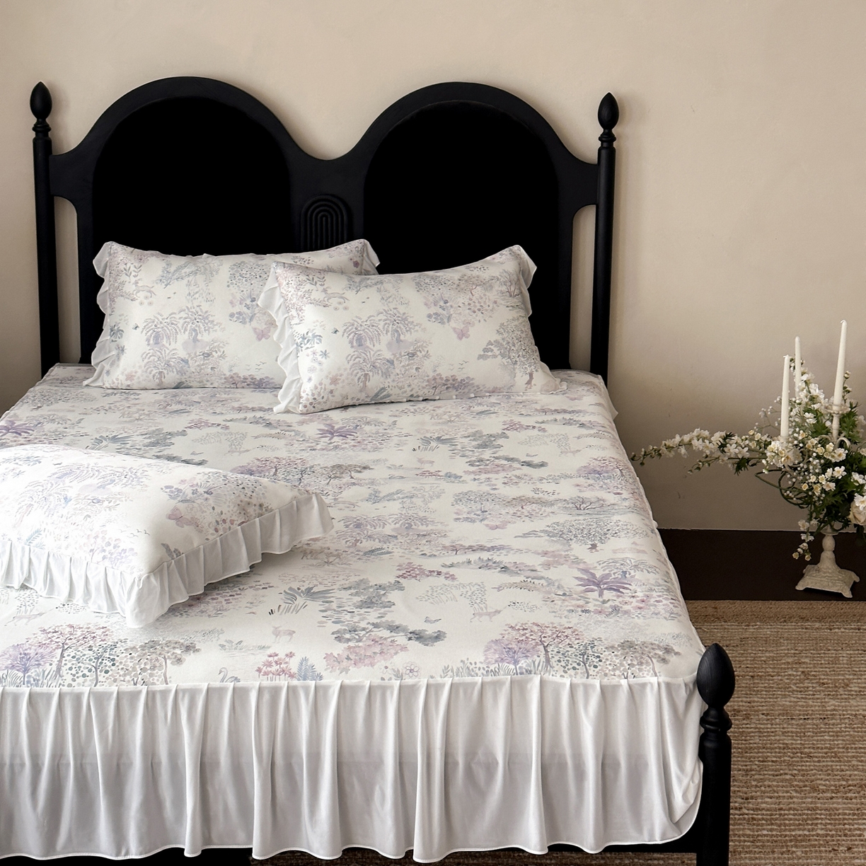 91家纺网 家纺一手货源 找家纺 三味舒屋 2026新款法式花庭系列冰丝席床裙款凉席席子 圣托里里