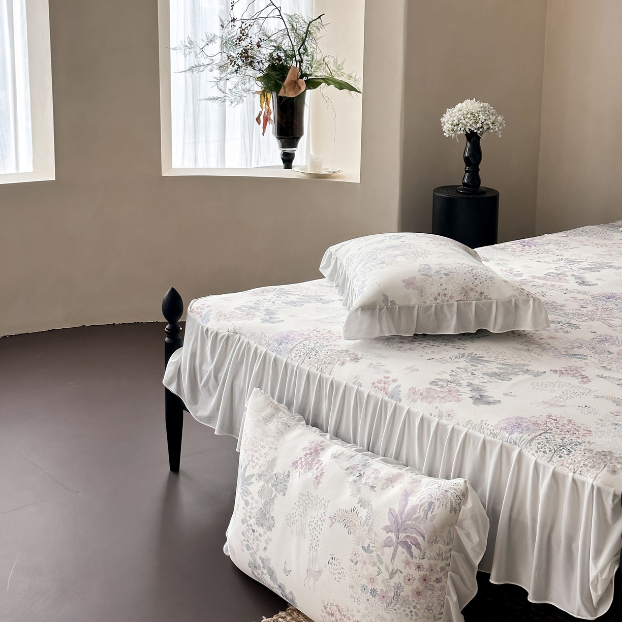 91家纺网 家纺一手货源 找家纺 三味舒屋 2026新款法式花庭系列冰丝席床裙款凉席席子 圣托里里