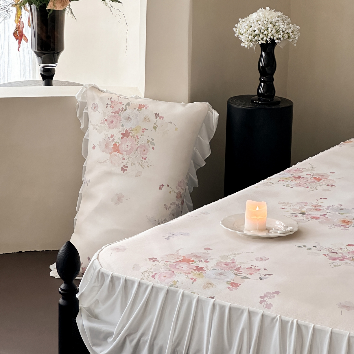 91家纺网 家纺一手货源 找家纺 三味舒屋 2026新款法式花庭系列冰丝席床裙款凉席席子 弥花集