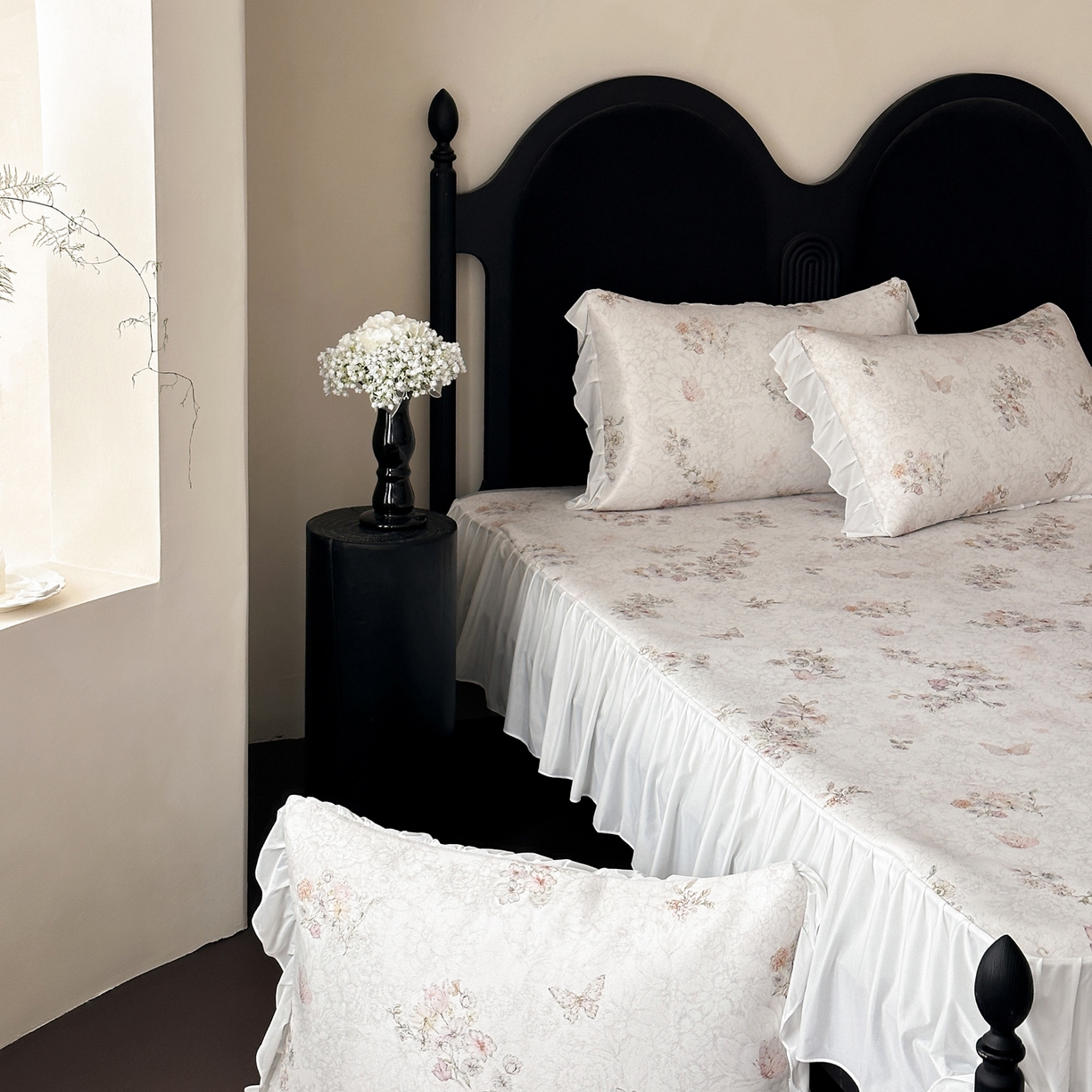 91家纺网 家纺一手货源 找家纺 三味舒屋 2026新款法式花庭系列冰丝席床裙款凉席席子 娜塔莎