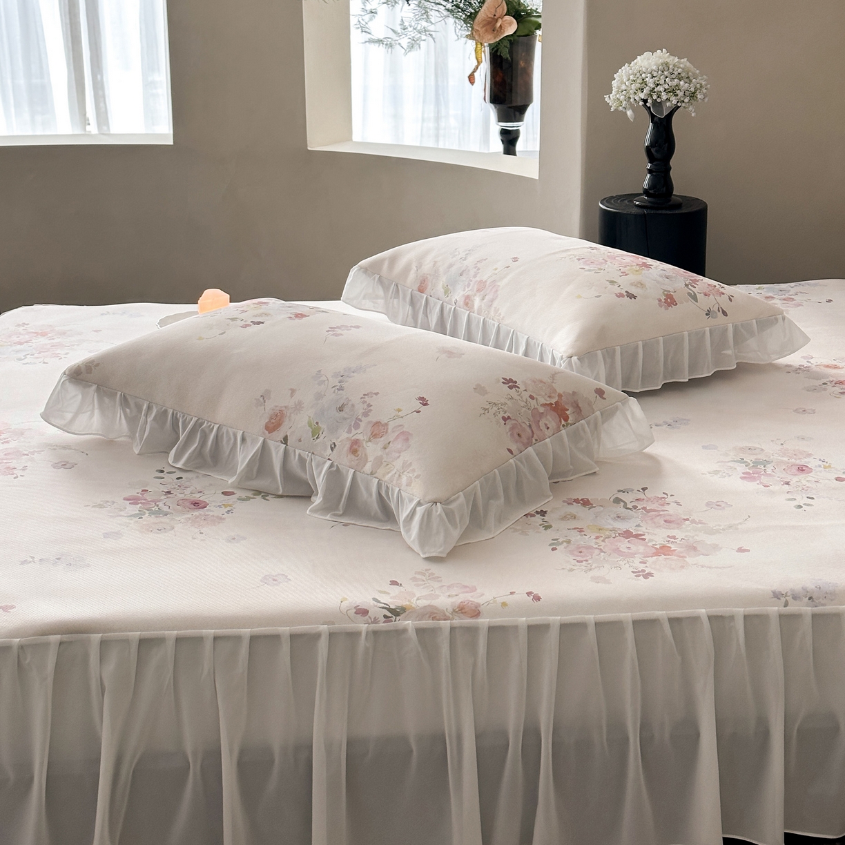 91家纺网 家纺一手货源 找家纺 三味舒屋 2026新款法式花庭系列冰丝席床裙款凉席席子 弥花集