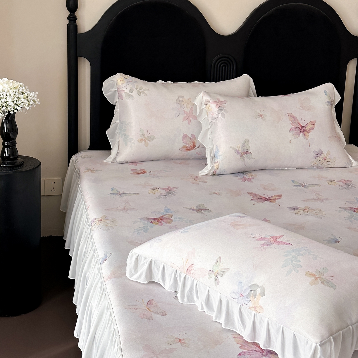 91家纺网 家纺一手货源 找家纺 三味舒屋 2026新款法式花庭系列冰丝席床裙款凉席席子 欧若拉