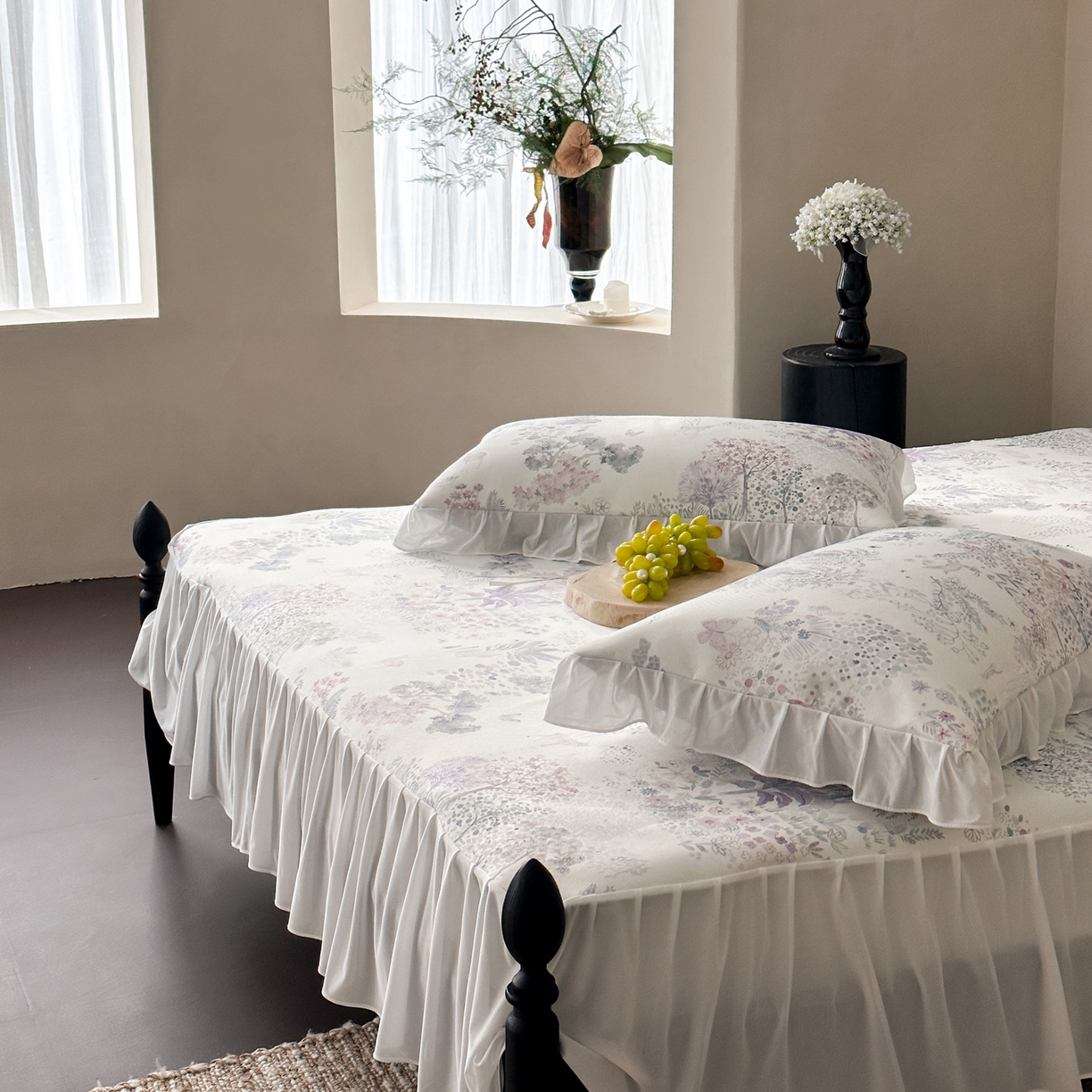 91家纺网 家纺一手货源 找家纺 三味舒屋 2026新款法式花庭系列冰丝席床裙款凉席席子 圣托里里