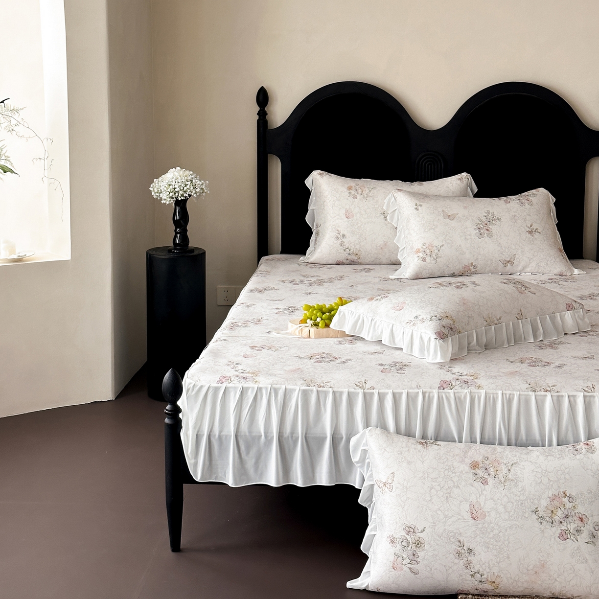 91家纺网 家纺一手货源 找家纺 三味舒屋 2026新款法式花庭系列冰丝席床裙款凉席席子 娜塔莎