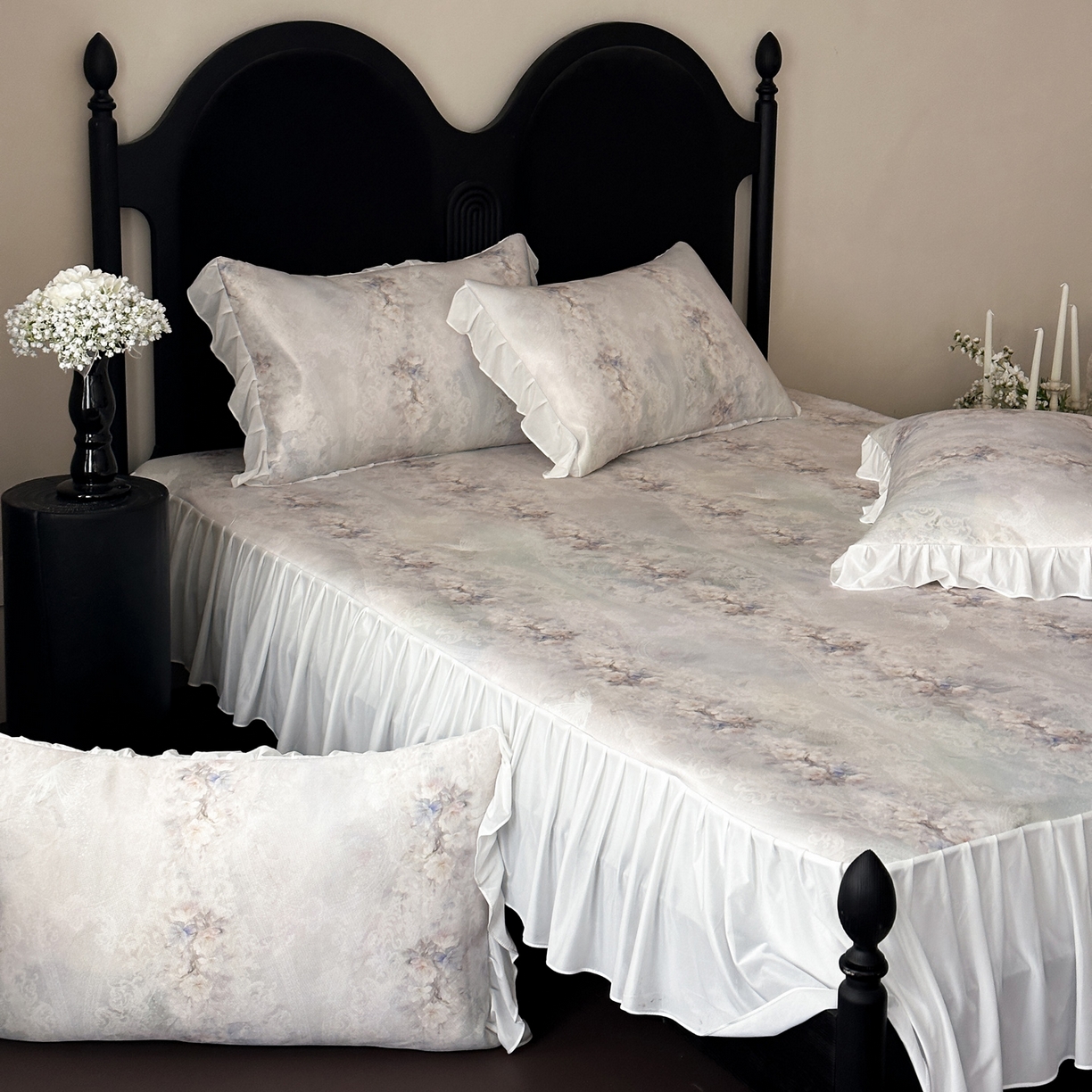 91家纺网 家纺一手货源 找家纺 三味舒屋 2026新款法式花庭系列冰丝席床裙款凉席席子 凯西娅