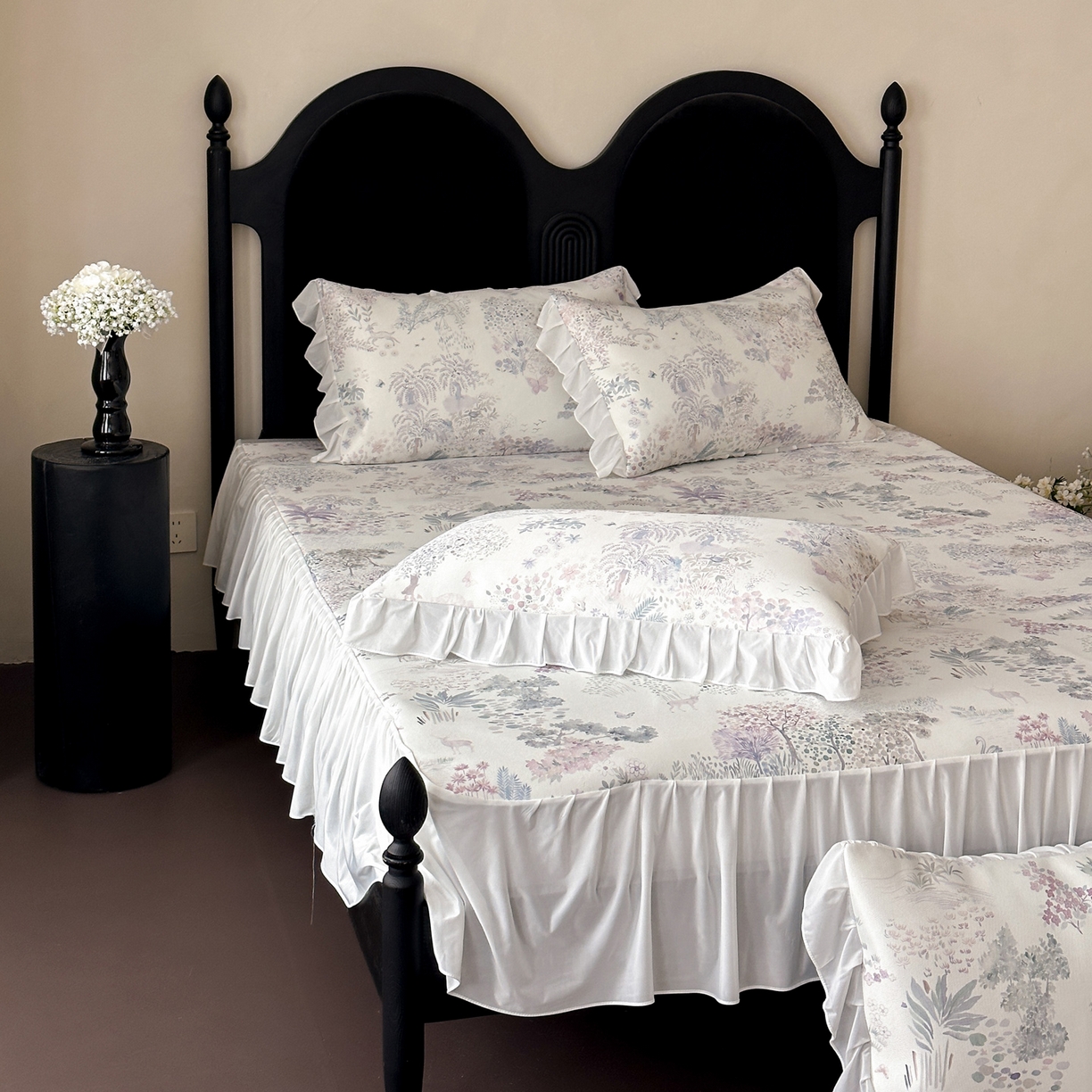 91家纺网 家纺一手货源 找家纺 三味舒屋 2026新款法式花庭系列冰丝席床裙款凉席席子 圣托里里