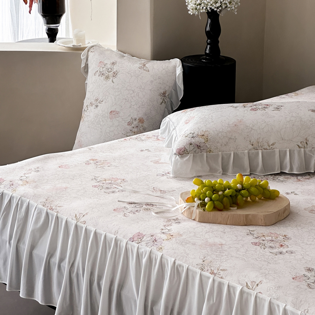 91家纺网 家纺一手货源 找家纺 三味舒屋 2026新款法式花庭系列冰丝席床裙款凉席席子 娜塔莎