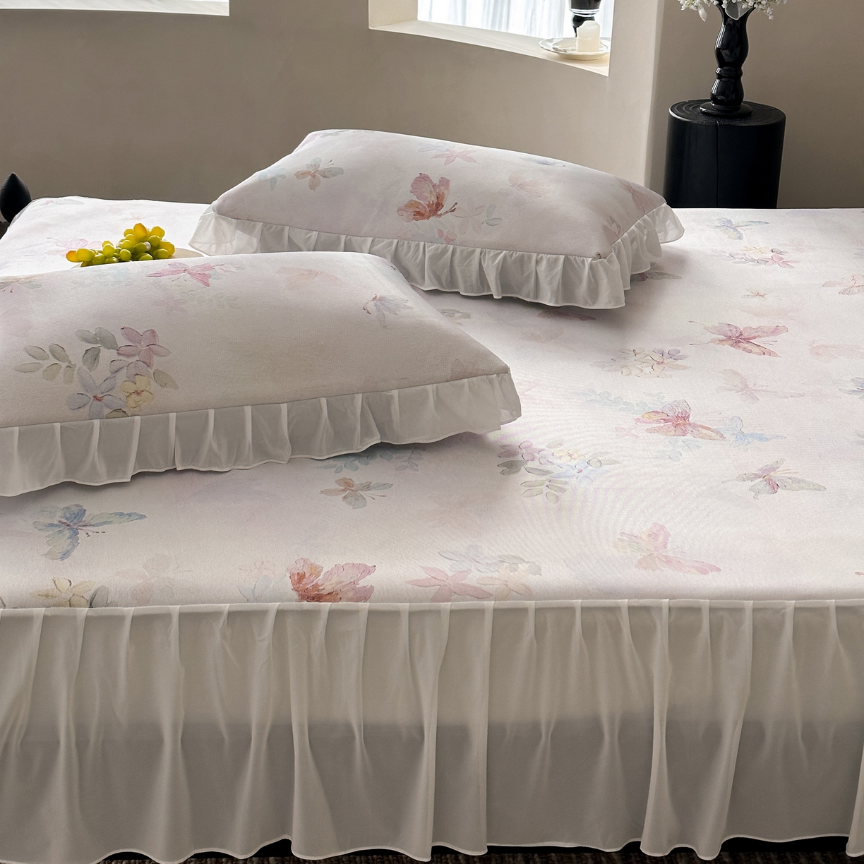 91家纺网 家纺一手货源 找家纺 三味舒屋 2026新款法式花庭系列冰丝席床裙款凉席席子 欧若拉