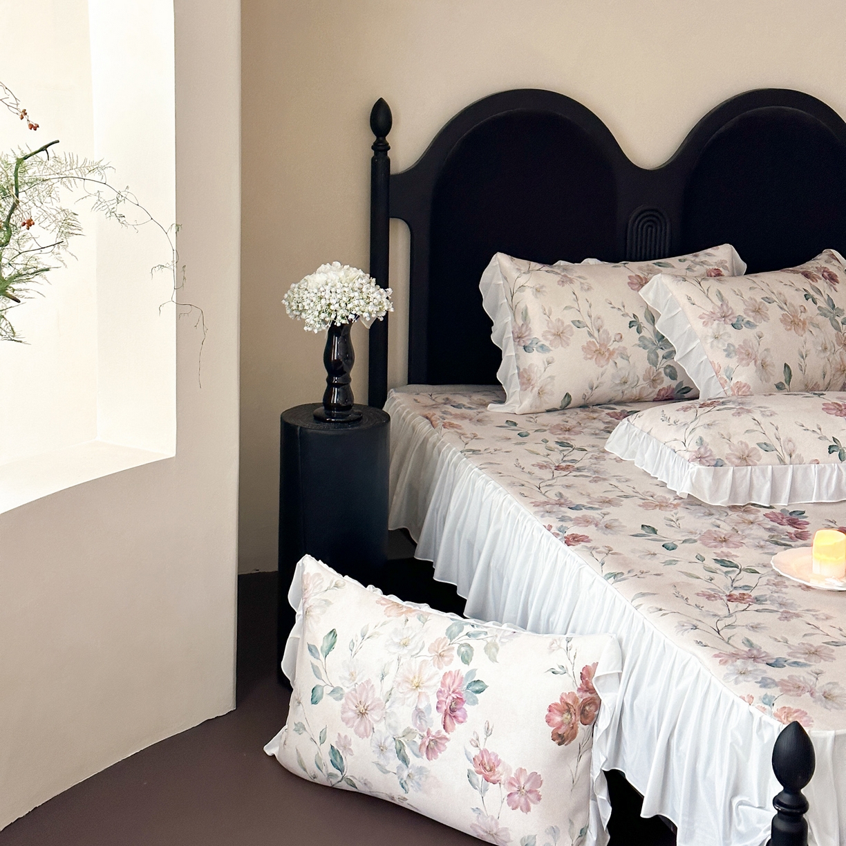 91家纺网 家纺一手货源 找家纺 三味舒屋 2026新款法式花庭系列冰丝席床裙款凉席席子 瑰丽庄园