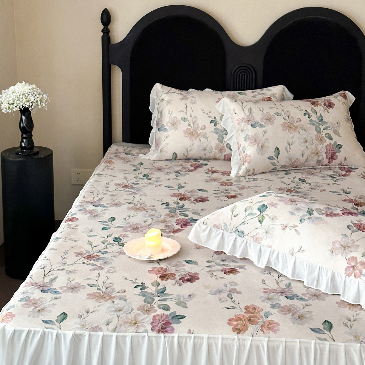 91家纺网 家纺一手货源 找家纺 三味舒屋 2026新款法式花庭系列冰丝席床裙款凉席席子 瑰丽庄园