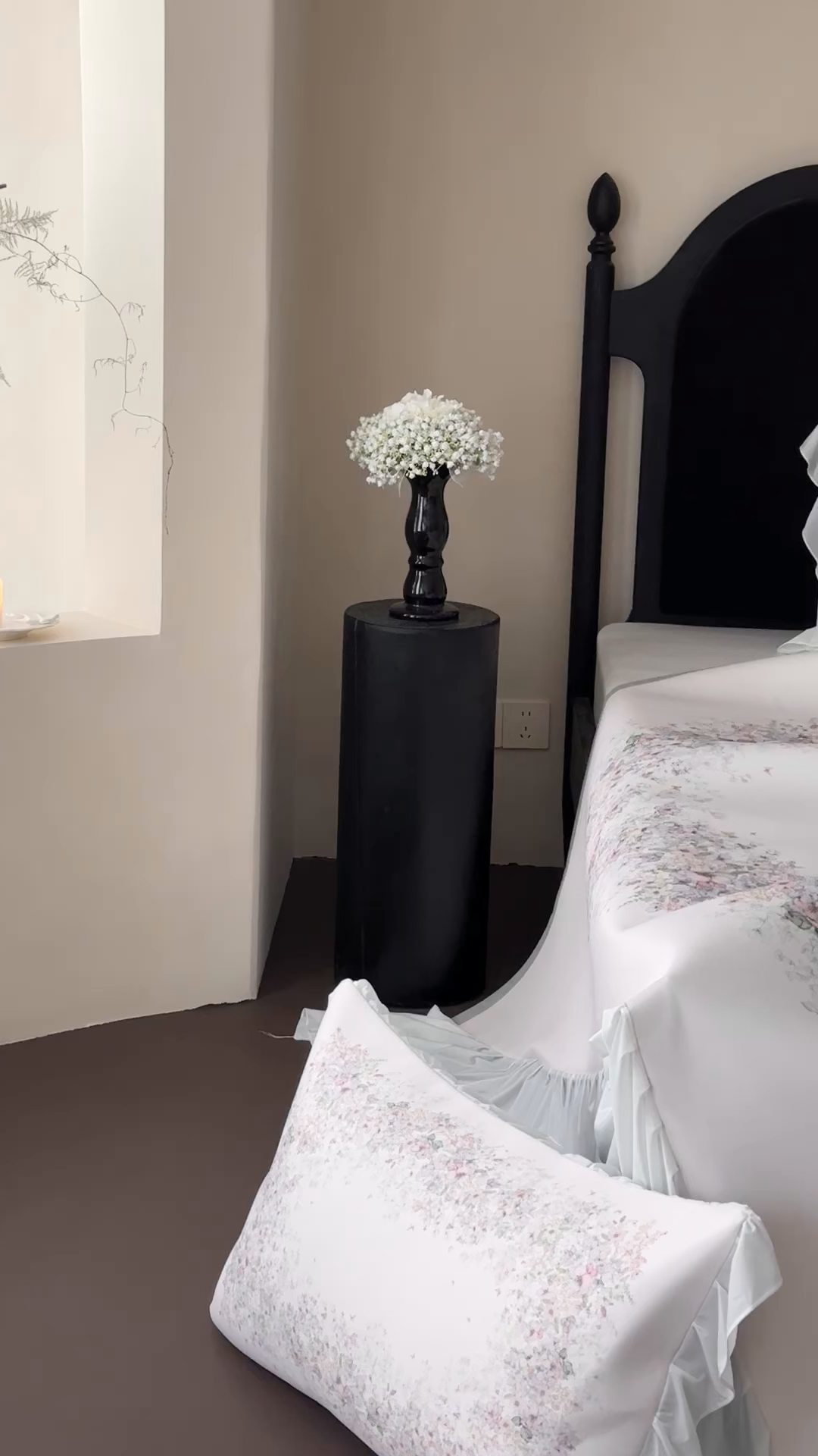 91家纺网 家纺一手货源 找家纺 三味舒屋 2026新款法式花庭系列冰丝席床裙款凉席席子 莫妮卡