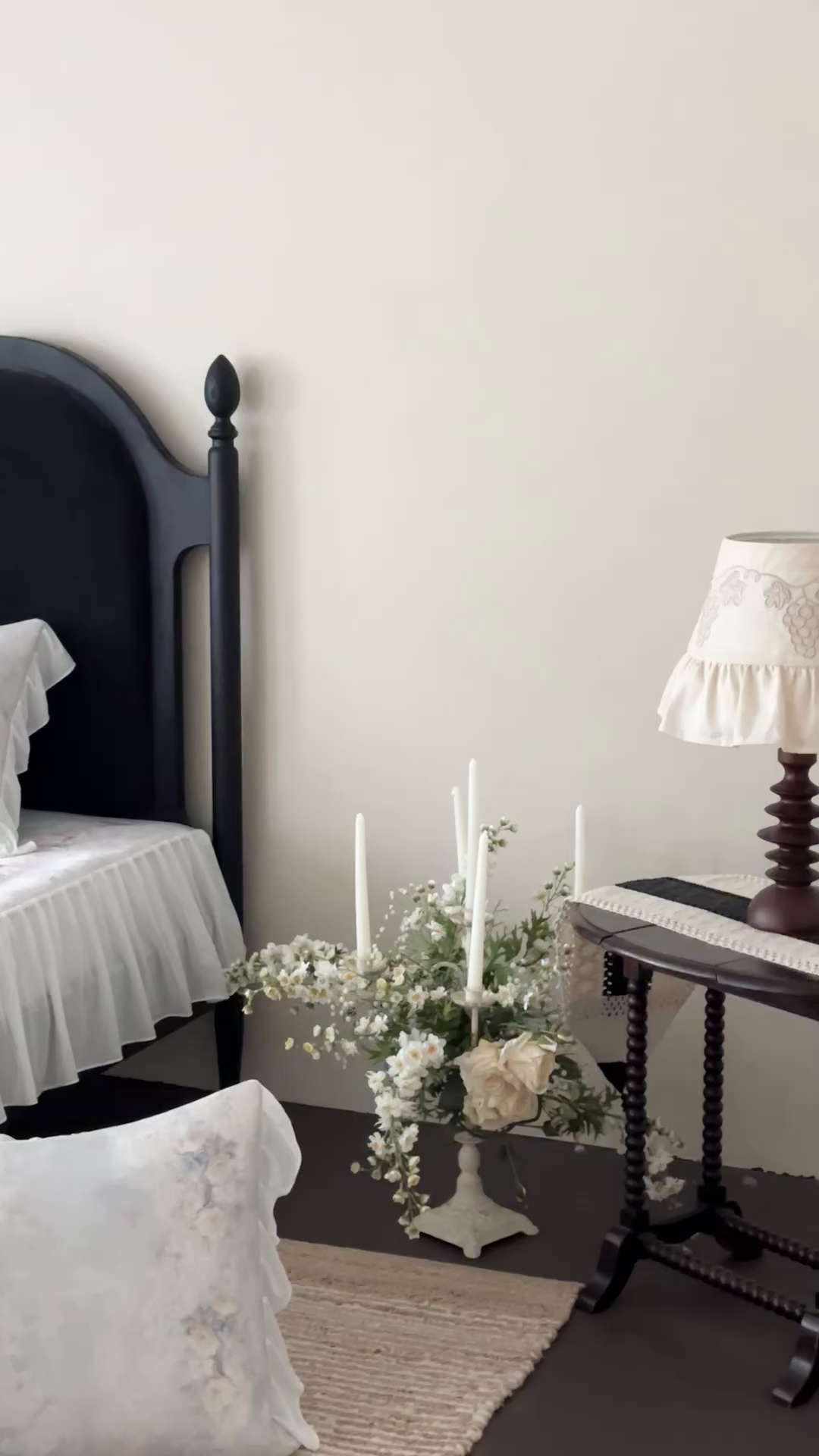 91家纺网 家纺一手货源 找家纺 三味舒屋 2026新款法式花庭系列冰丝席床裙款凉席席子 凯西娅