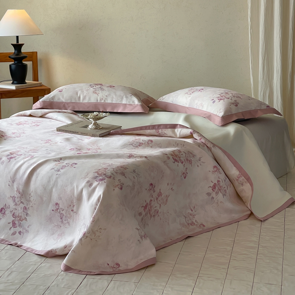 91家纺网 家纺一手货源 找家纺 三味舒屋 2026新款慕奢系列床单冰丝席凉席席子 粉黛