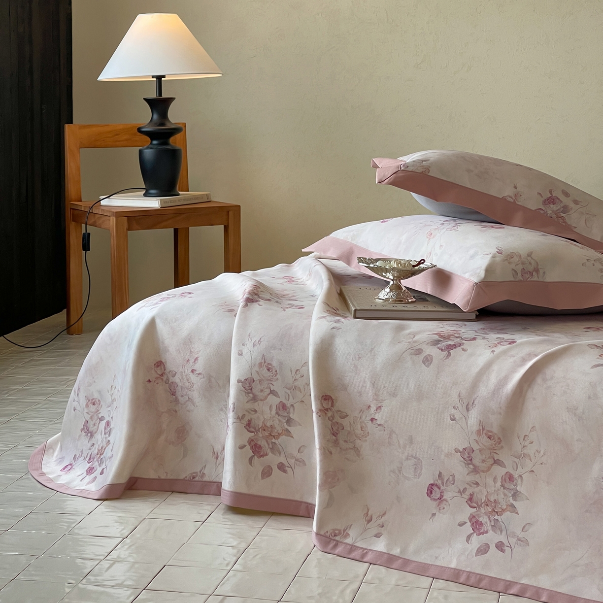 91家纺网 家纺一手货源 找家纺 三味舒屋 2026新款慕奢系列床单冰丝席凉席席子 粉黛