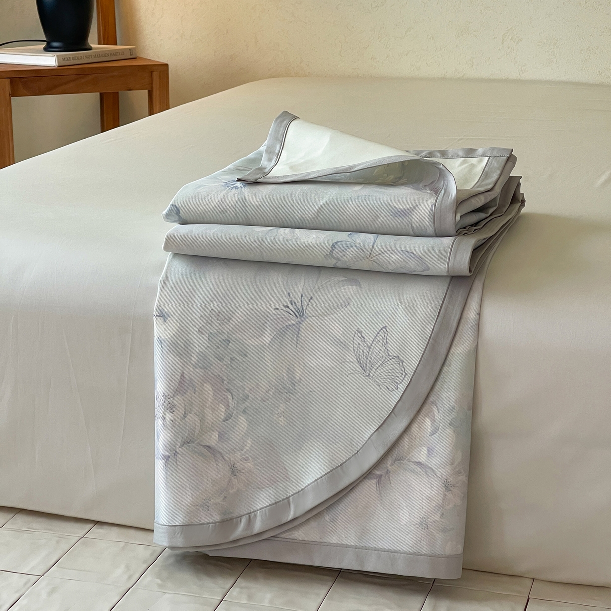 91家纺网 家纺一手货源 找家纺 三味舒屋 2026新款慕奢系列床单冰丝席凉席席子 纷飞