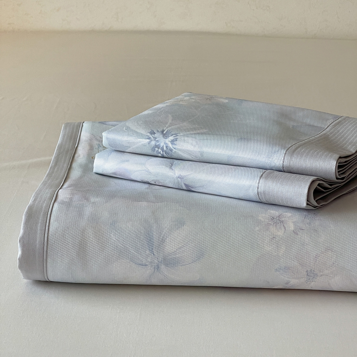 91家纺网 家纺一手货源 找家纺 三味舒屋 2026新款慕奢系列床单冰丝席凉席席子 纷飞