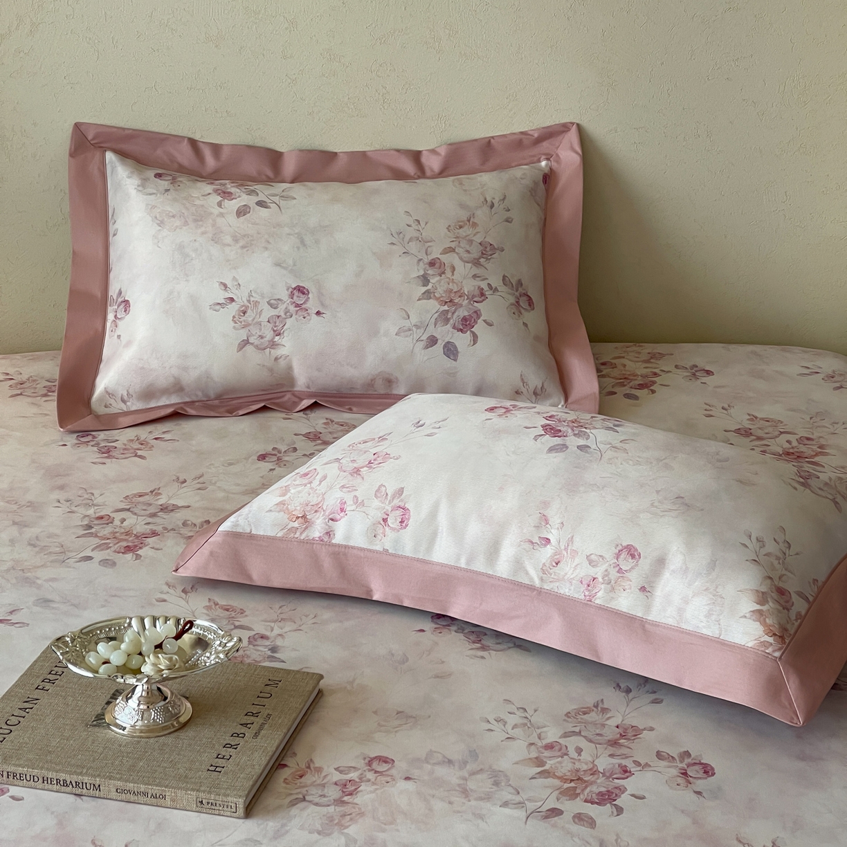 91家纺网 家纺一手货源 找家纺 三味舒屋 2026新款慕奢系列床单冰丝席凉席席子 粉黛