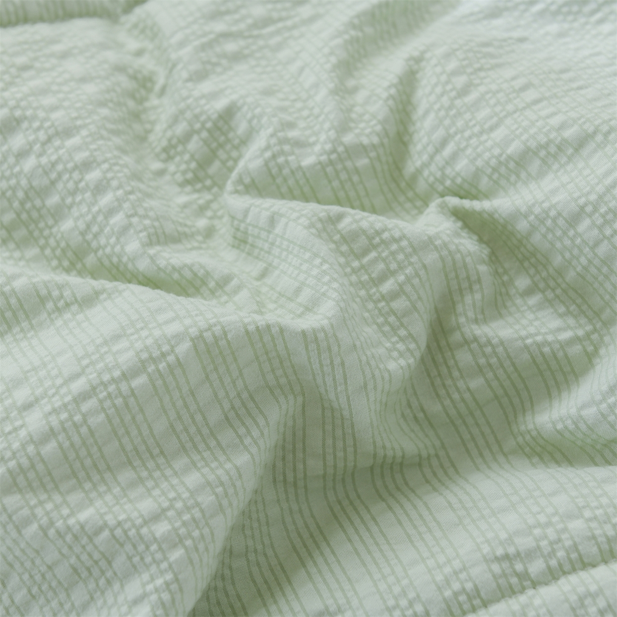 91家纺网 家纺一手货源 找家纺 恋绒家纺 2026新款四季款贴布绣靠枕被抱枕被飞天萌熊 云朵小熊-浅绿