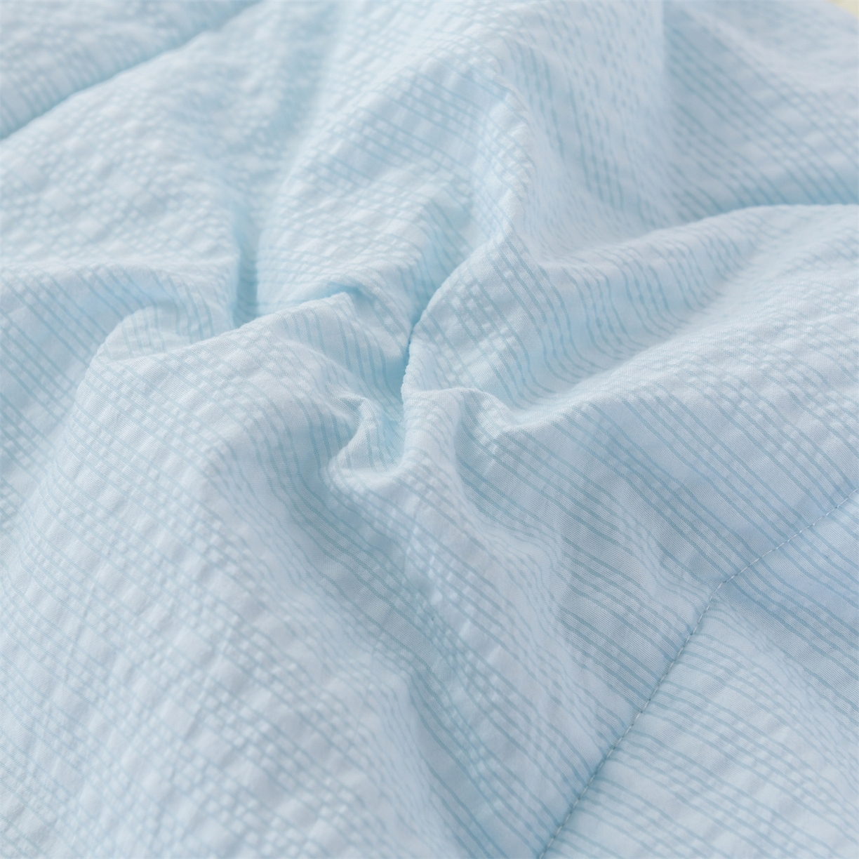 91家纺网 家纺一手货源 找家纺 恋绒家纺 2026新款四季款贴布绣靠枕被抱枕被飞天萌熊 云朵小熊-天蓝色