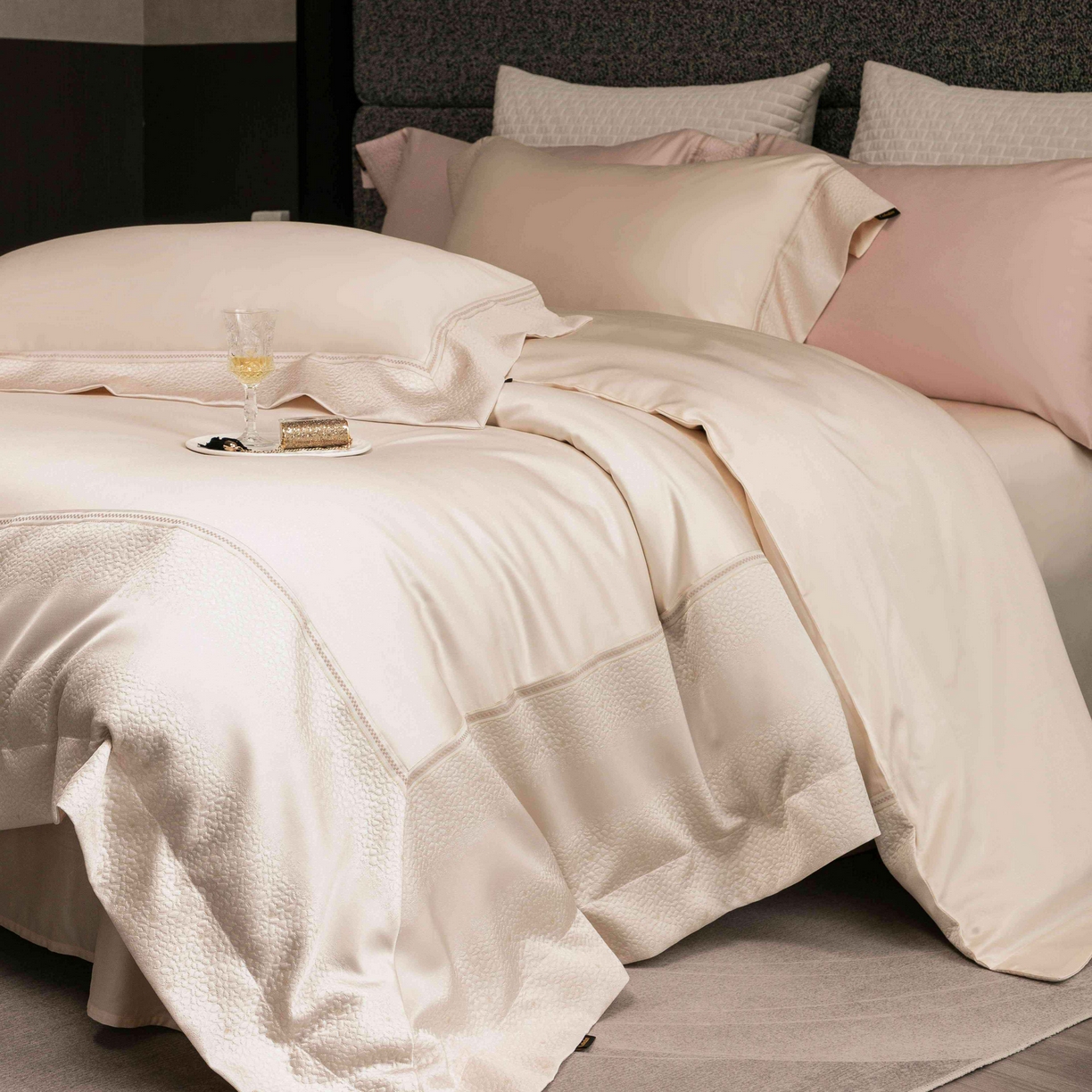 卡巴伦家纺 2026春夏新款全棉纯棉贡缎高精密提花边条款式四件套 维密-香槟