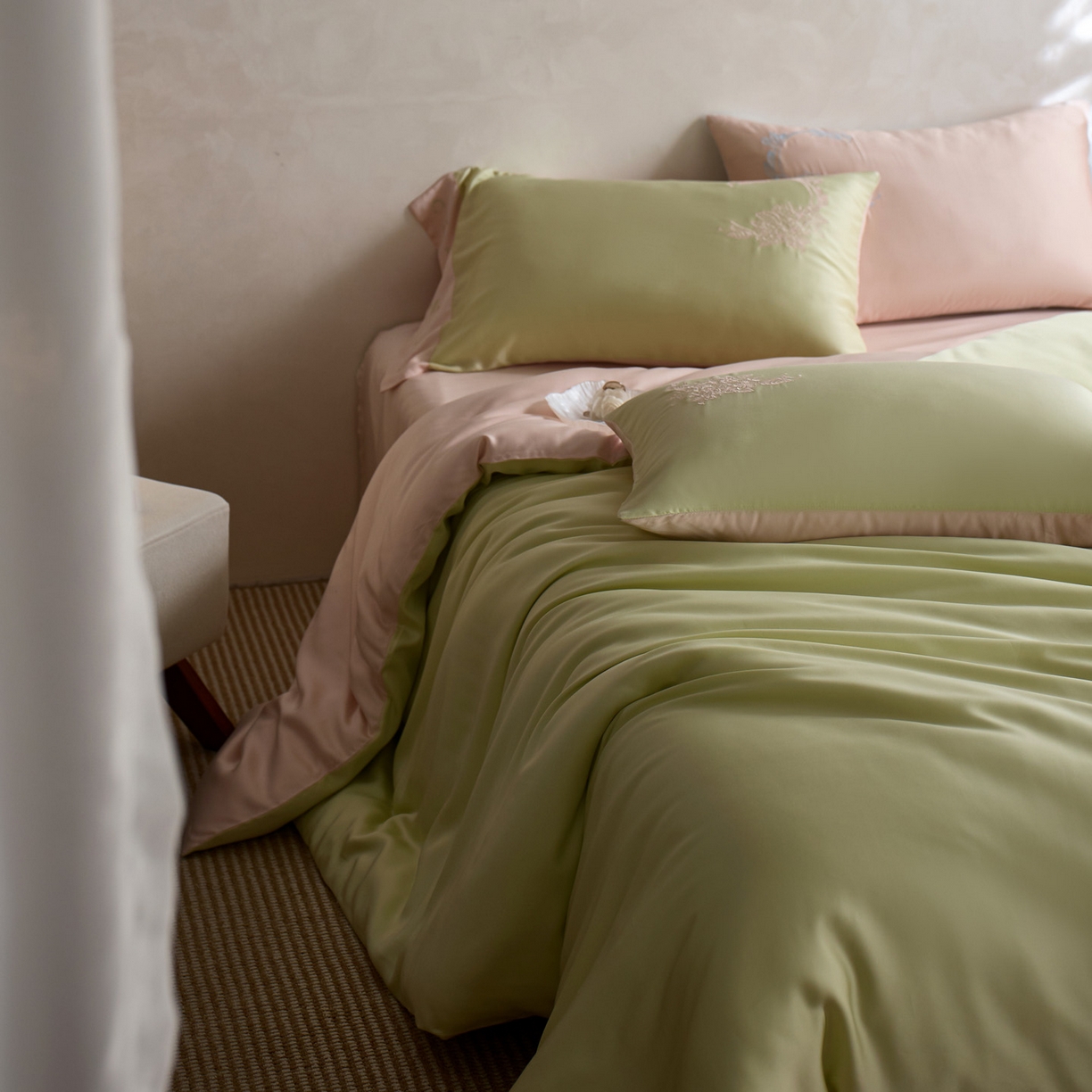 91家纺网 家纺一手货源 找家纺 爱缦 2026新款60s兰精天丝四件套-马吉拉系列-风格一 绿精灵