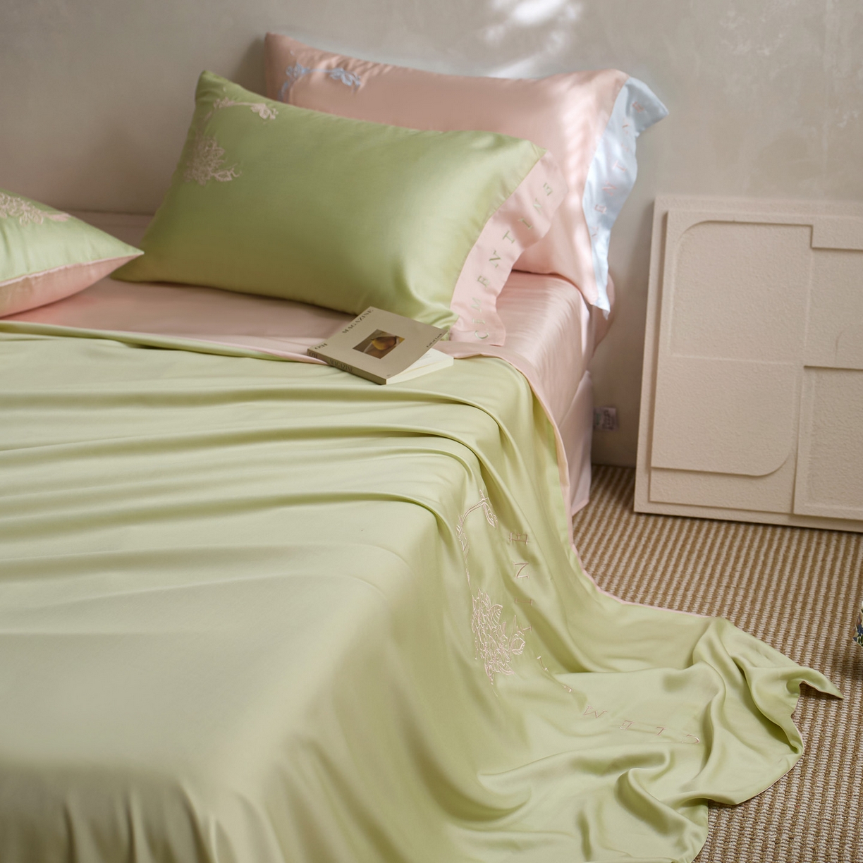 91家纺网 家纺一手货源 找家纺 爱缦 2026新款60s兰精天丝四件套-马吉拉系列-风格一 绿精灵