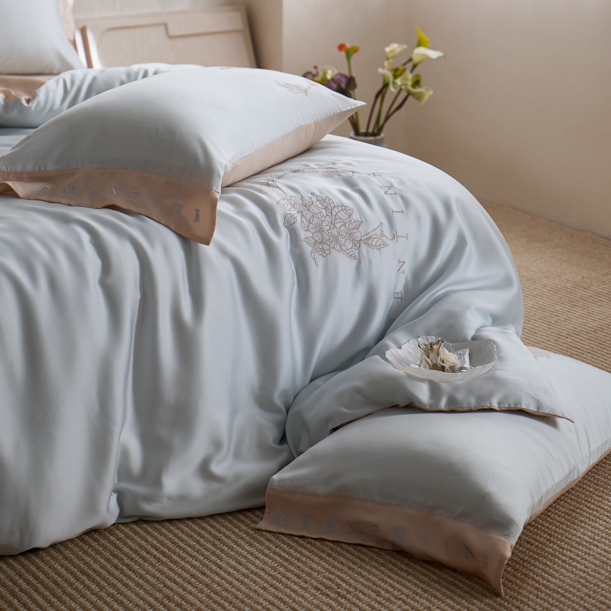 91家纺网 家纺一手货源 找家纺 爱缦 2026新款60s兰精天丝四件套-马吉拉系列-风格一 蓝米杏