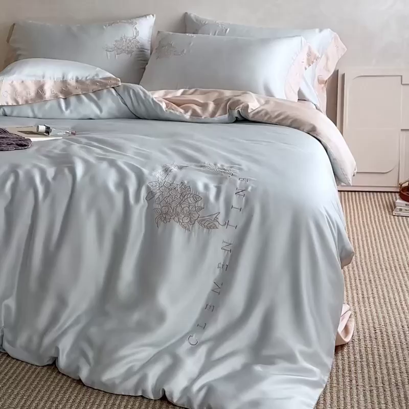 91家纺网 家纺一手货源 找家纺 爱缦 2026新款60s兰精天丝四件套-马吉拉系列-风格一 蓝米杏