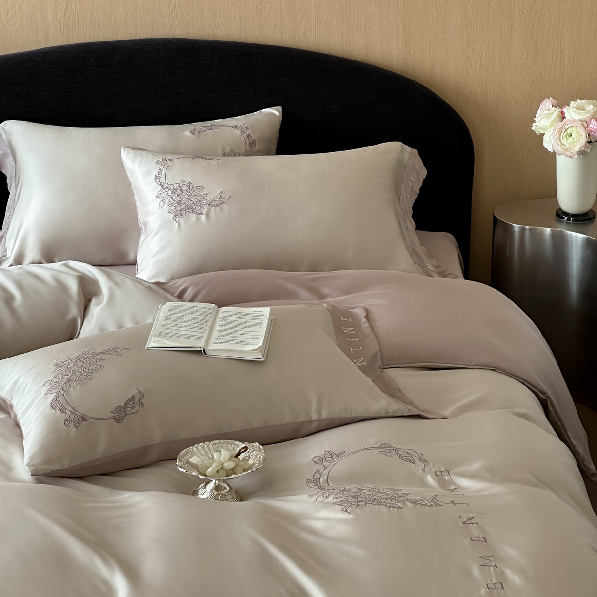 91家纺网 家纺一手货源 找家纺 （总）爱缦 2026新款60s兰精天丝四件套-马吉拉系列-风格二