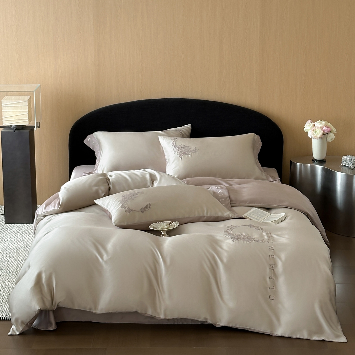 91家纺网 家纺一手货源 找家纺 爱缦 2026新款60s兰精天丝四件套-马吉拉系列-风格二 米褐色