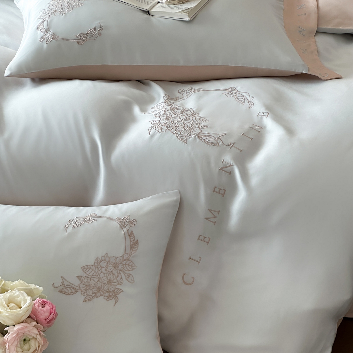 91家纺网 家纺一手货源 找家纺 爱缦 2026新款60s兰精天丝四件套-马吉拉系列-风格二 蓝米杏